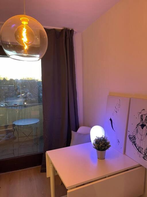 Schickes Apartment Mit Balkon In ดุสเซลดอร์ฟ ภายนอก รูปภาพ
