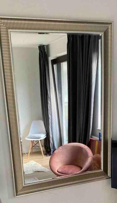 Schickes Apartment Mit Balkon In ดุสเซลดอร์ฟ ภายนอก รูปภาพ